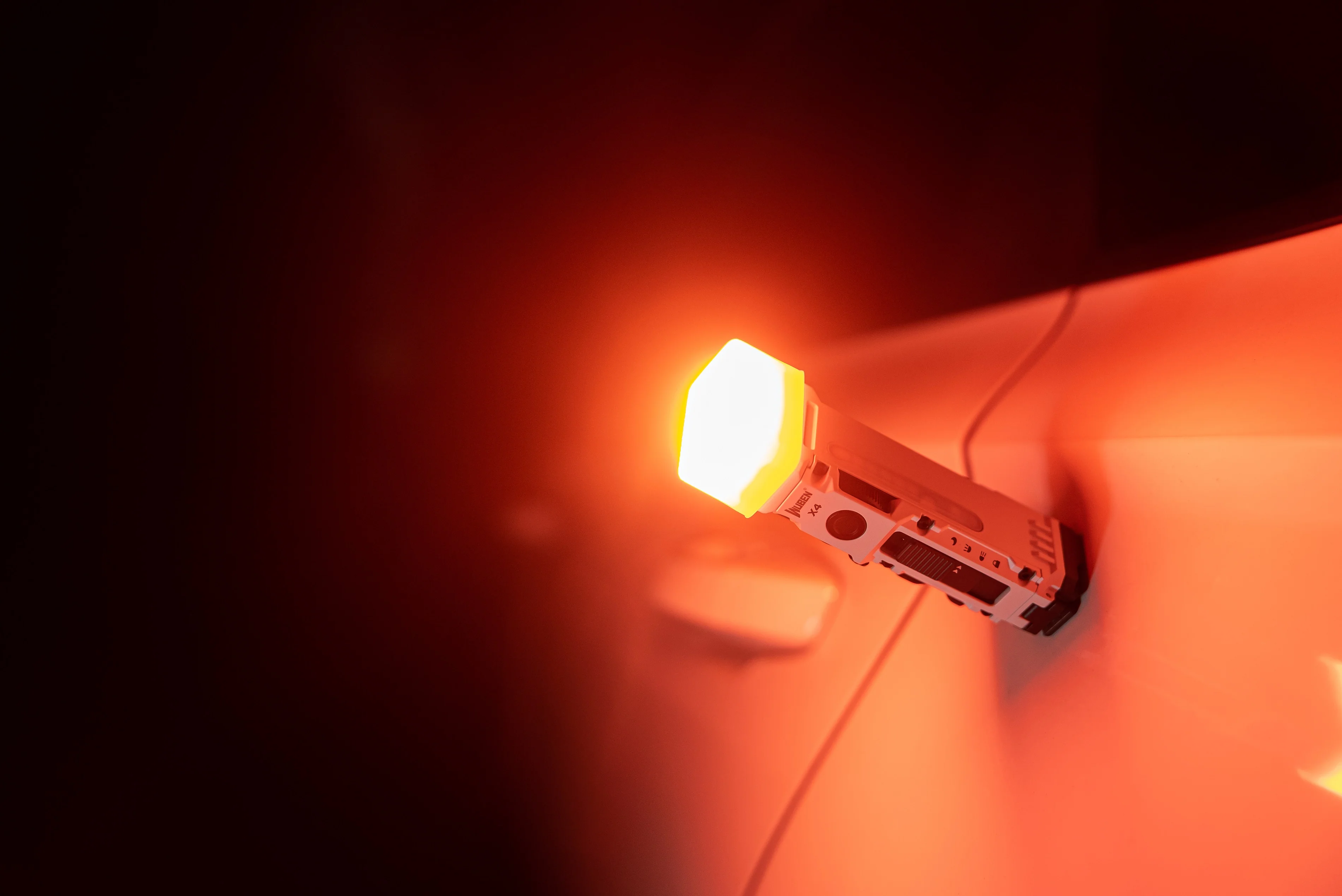 Wuben X4 Compact Multi-Function 1500 Lumen Flashlight - Image 20